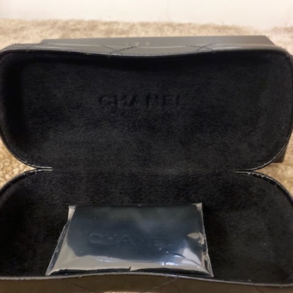 Chanel Eyewear Case - Picture 3 of 4